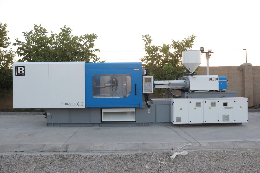 دستگاه تزریق پلاستیک عینک- بولین